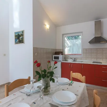 Amazing In With Kitchen Appartamento Pola