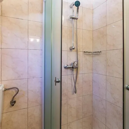 Amazing Apartment In Pula With Kitchen Pula