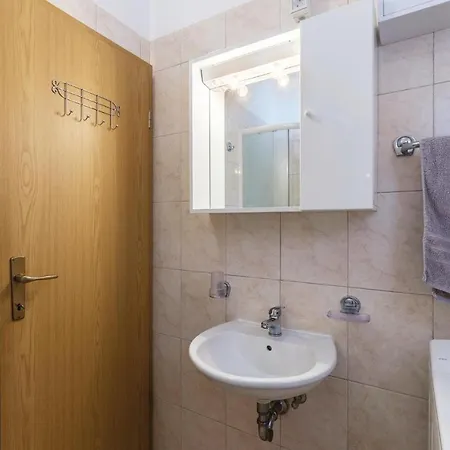 Amazing Apartment In Pula With Kitchen Apartment