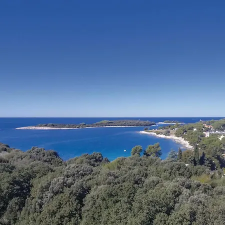 Amazing Apartment In Pula With Kitchen Apartment *