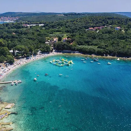 Amazing Apartment In Pula With Kitchen *